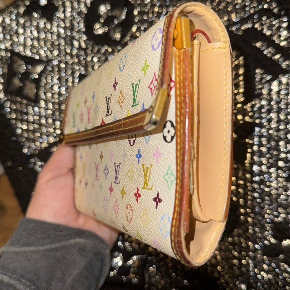 Women’s or Men’s Louis Vuitton MURAKAMI monogram Porte Trevor Wallet! Preloved❤️ - Picture 15 of 17